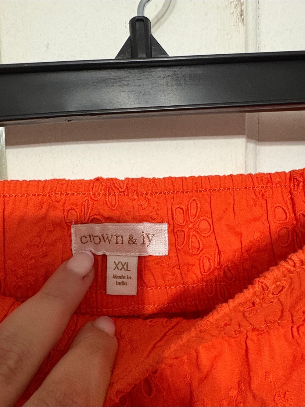 NWT Crown and Ivy Eyelet Shorts - Picture 3 of 4